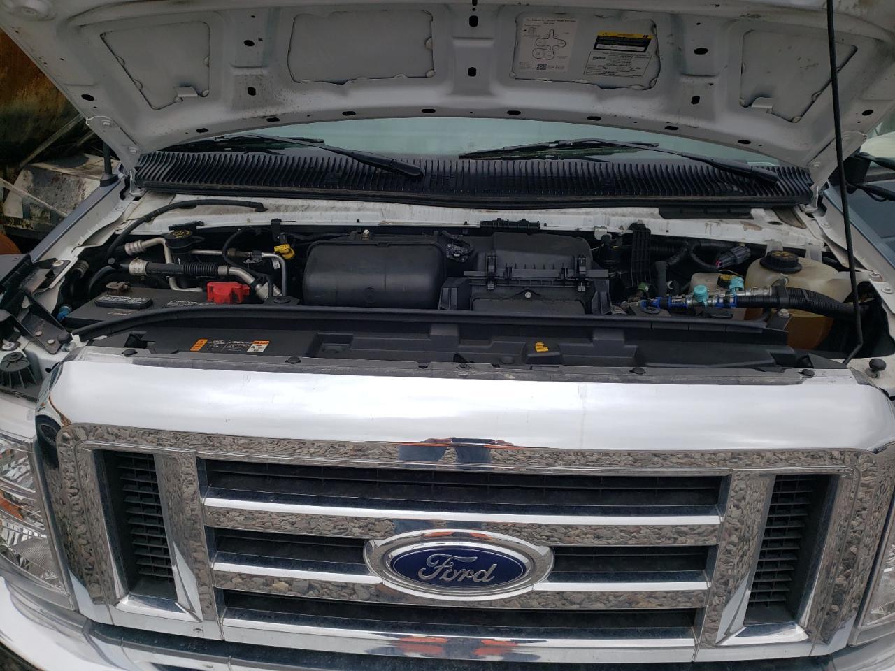 2024 Ford Econoline E450 Super Duty Cutaway Van - Image 7