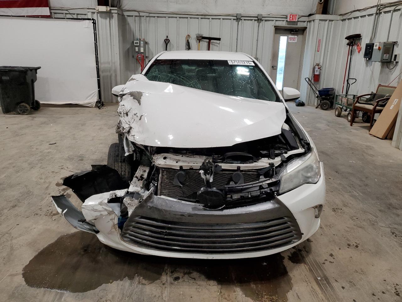 2015 Toyota Camry Le - Фото 5