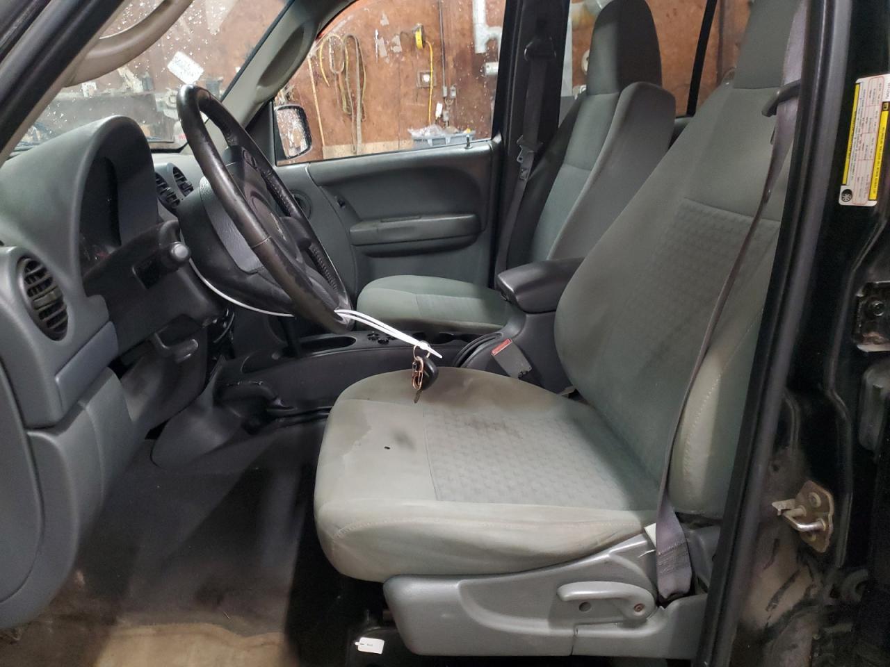 2007 Jeep Liberty Sport - Image 7