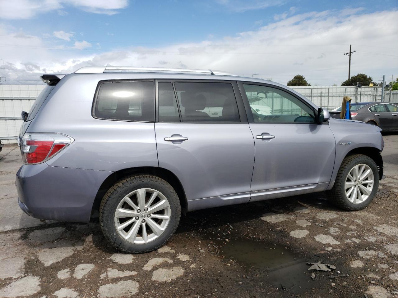 2010 Toyota Highlander Hybrid Limited - Image 3