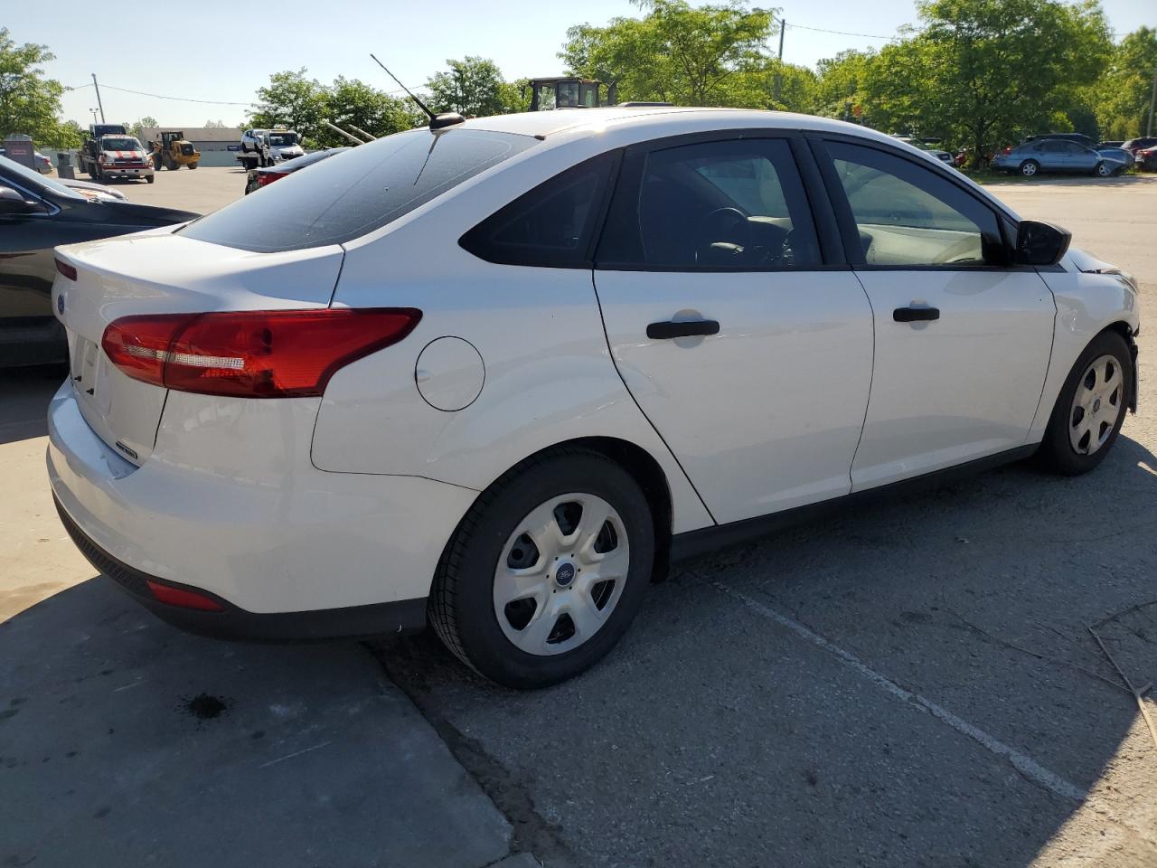 2016 Ford Focus S - Фото 3