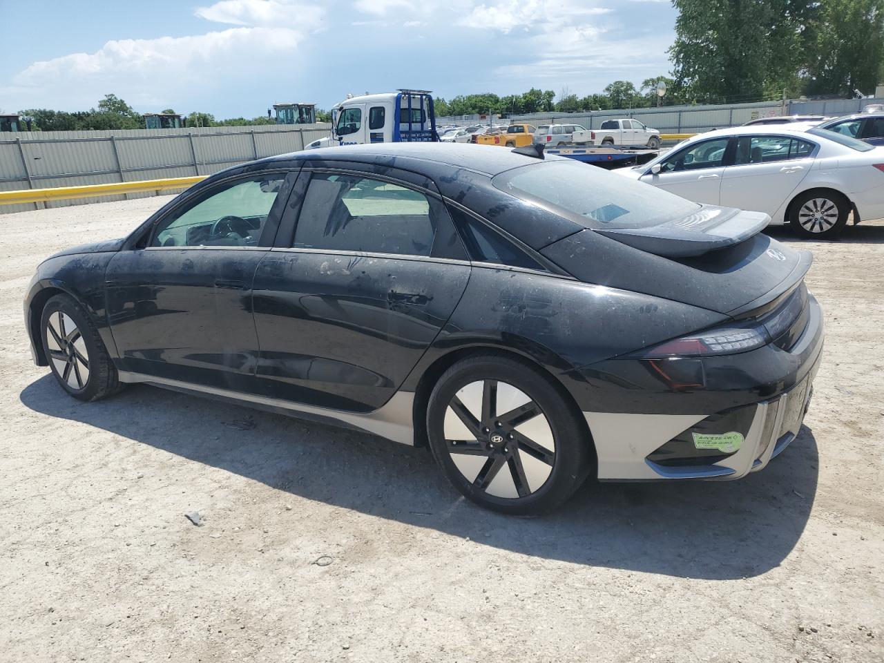 2023 Hyundai Ioniq 6 Se - Image 2