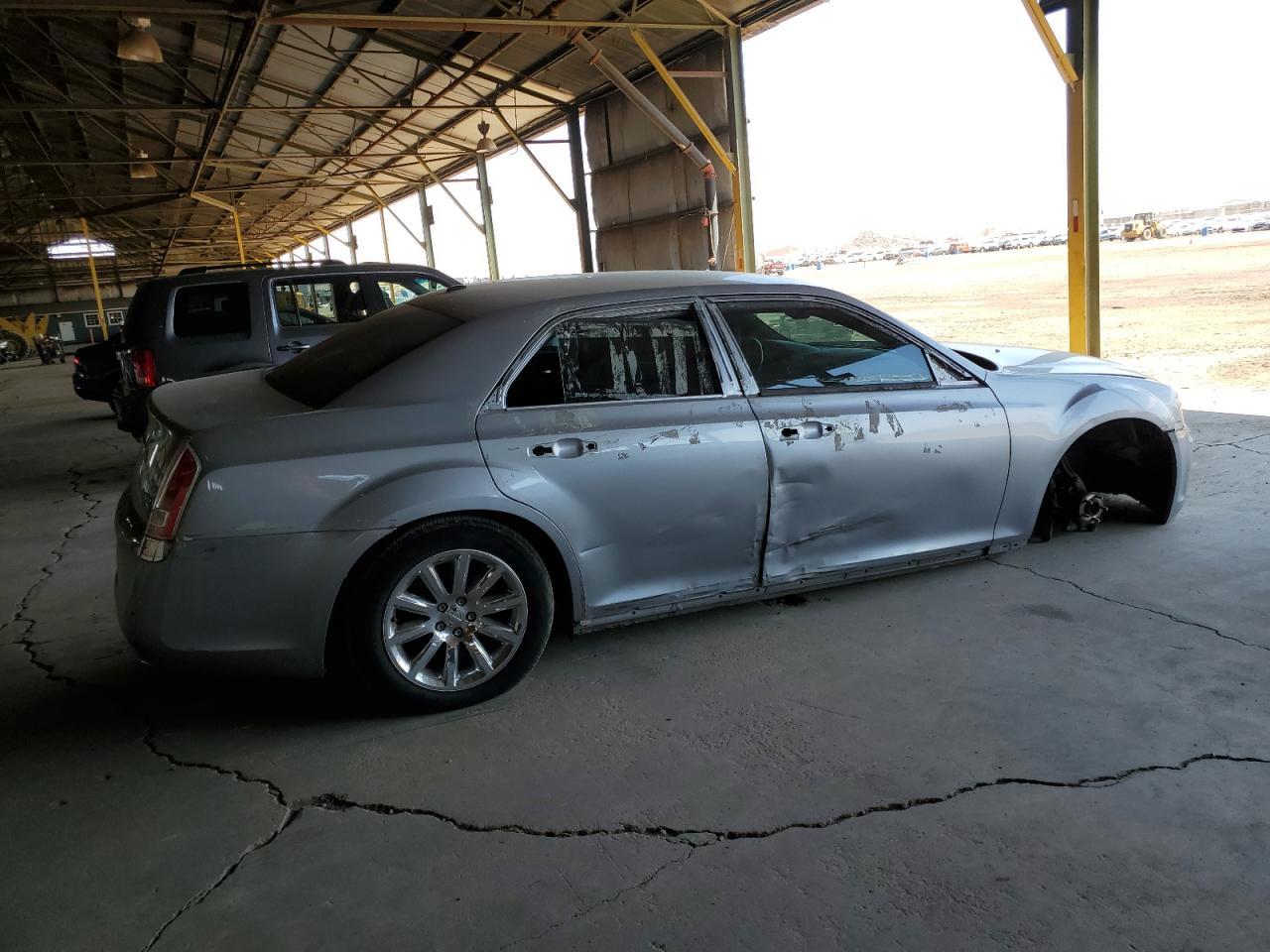 2013 Chrysler 300C - Фото 3