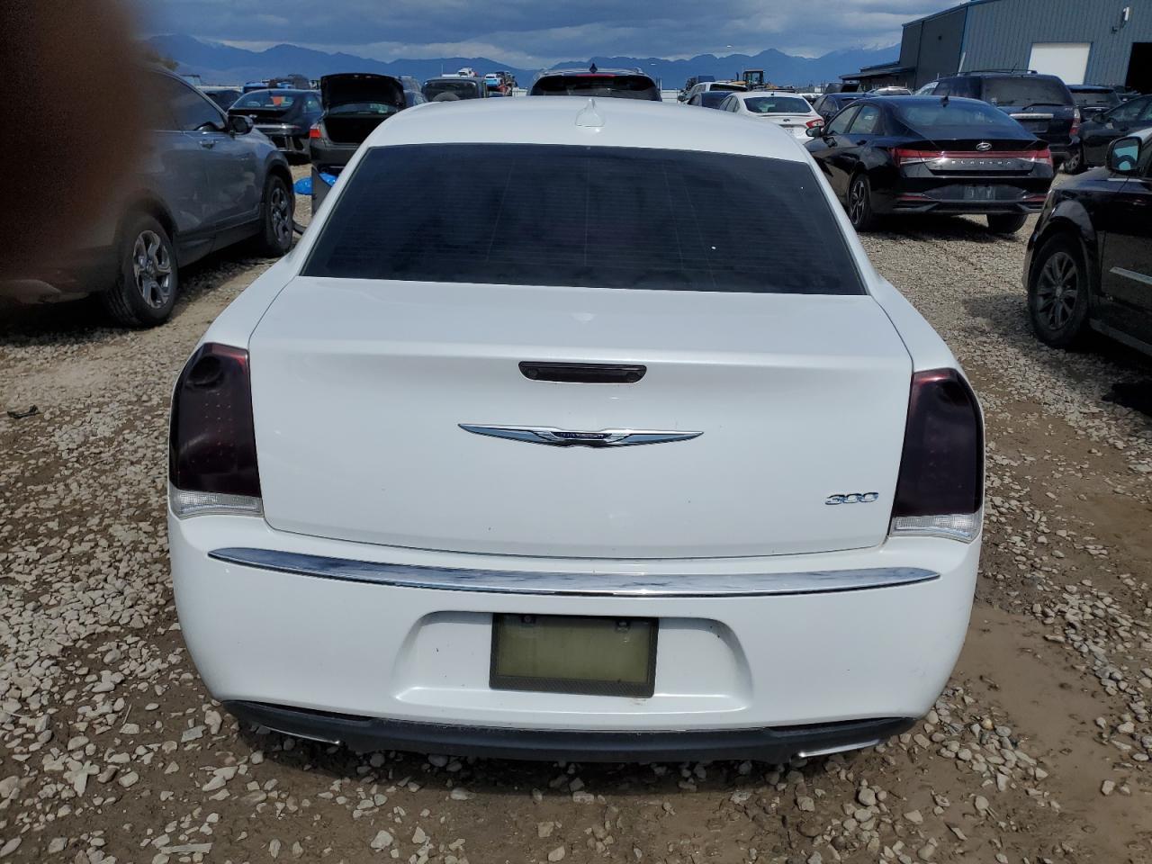 2015 Chrysler 300 Limited - Фото 6