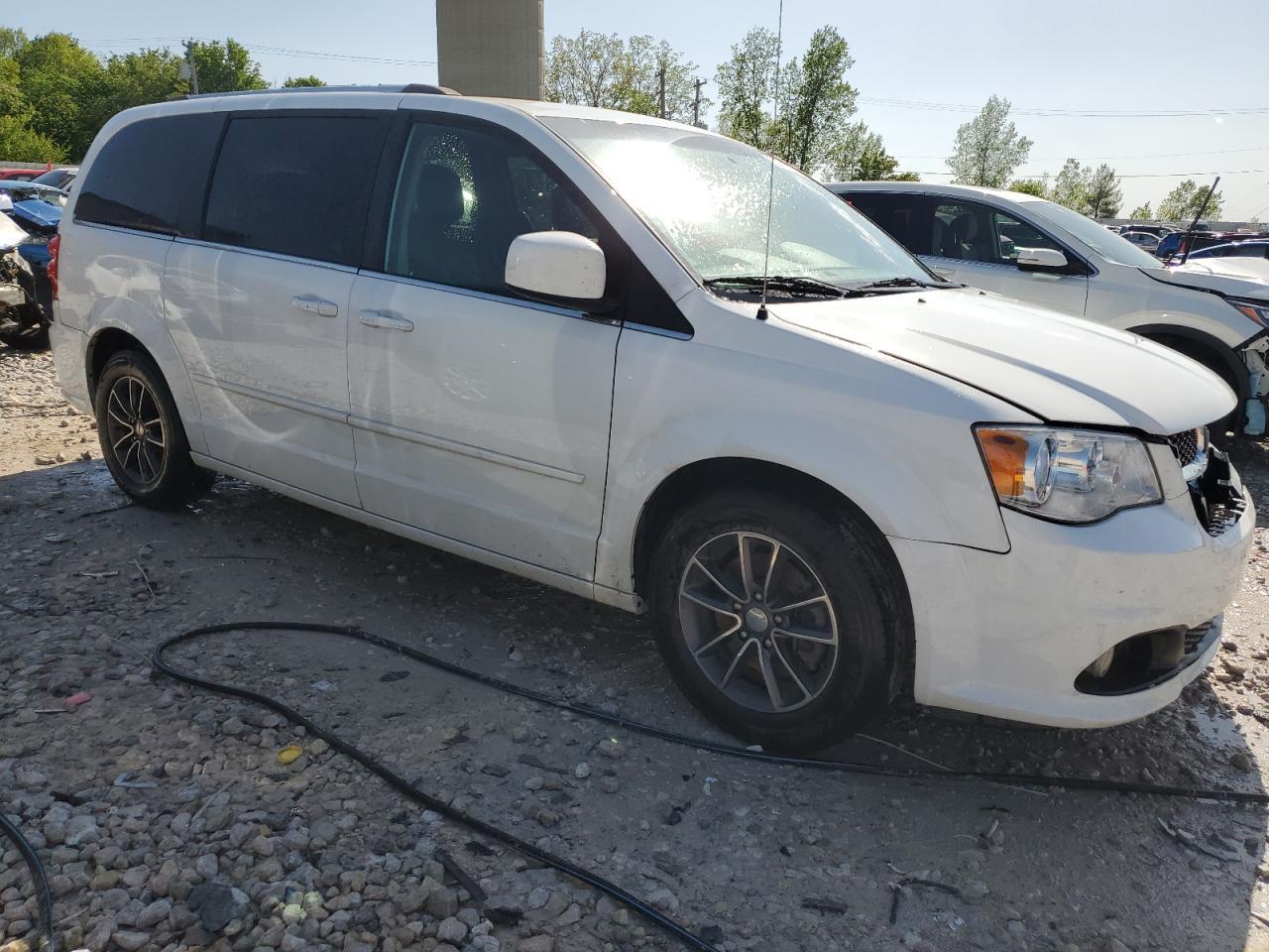 2017 Dodge Grand Caravan Sxt - Image 4