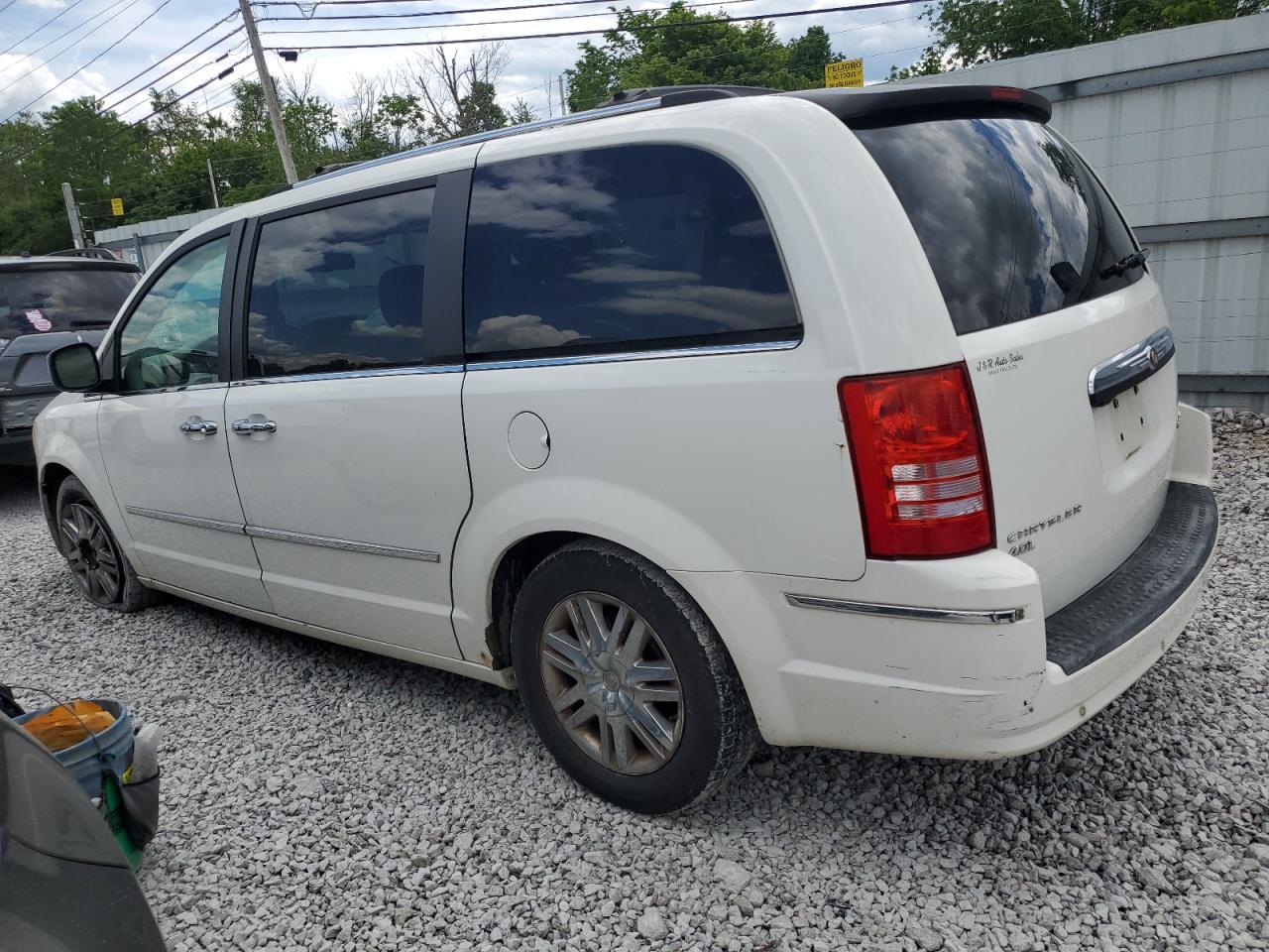 2010 Chrysler Town & Country Limited - Image 2