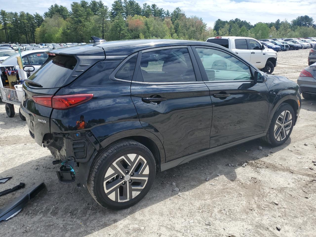 2023 Hyundai Kona Se - Image 3