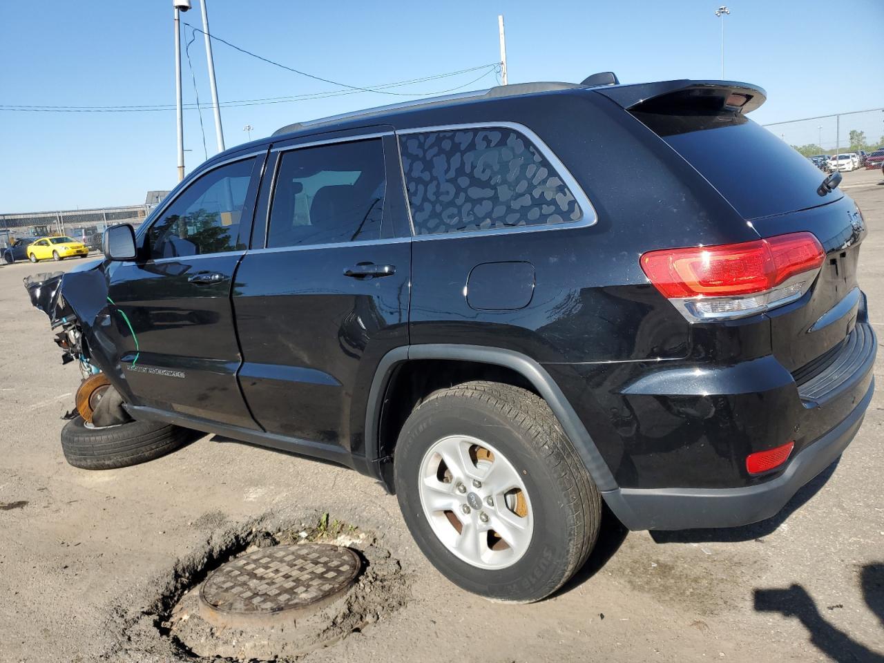 2017 Jeep Grand Cherokee Laredo - Image 2
