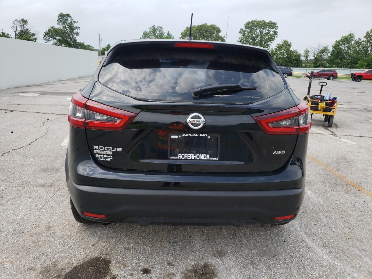 2020 Nissan Rogue Sport S - Image 6