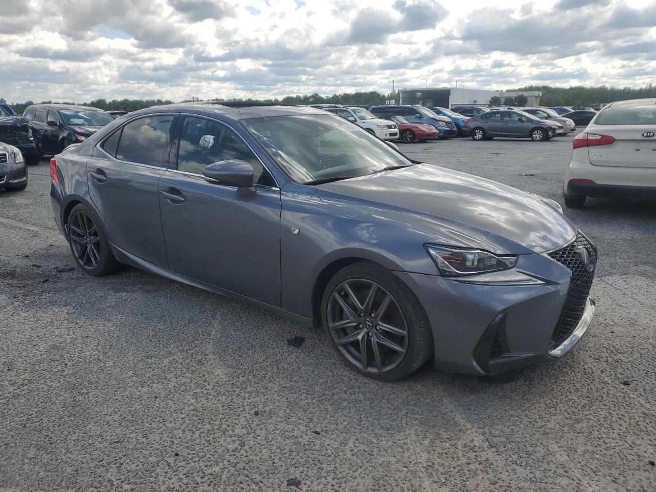 2017 Lexus Is 300 - Image 4