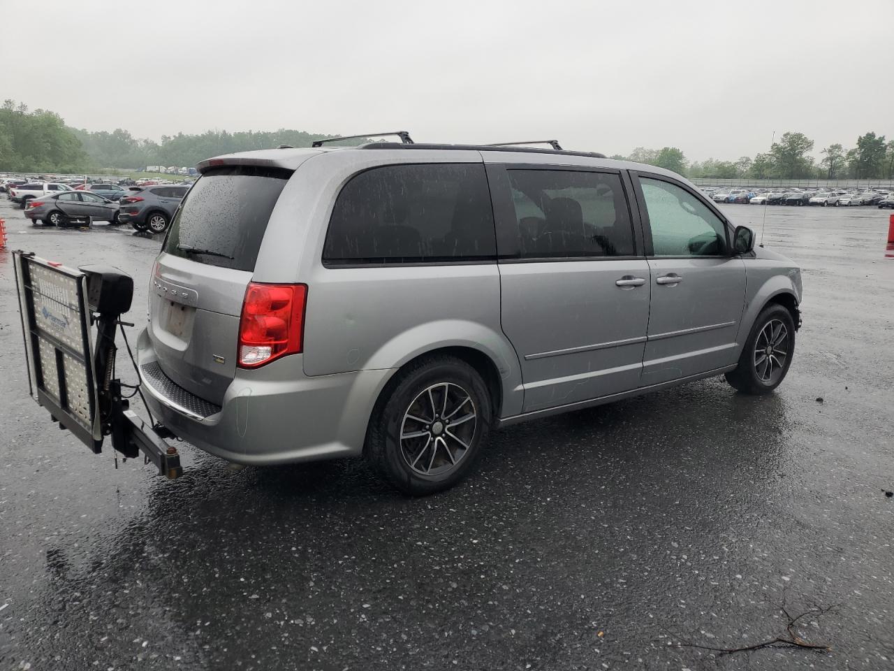 2016 Dodge Grand Caravan R/T - Фото 3