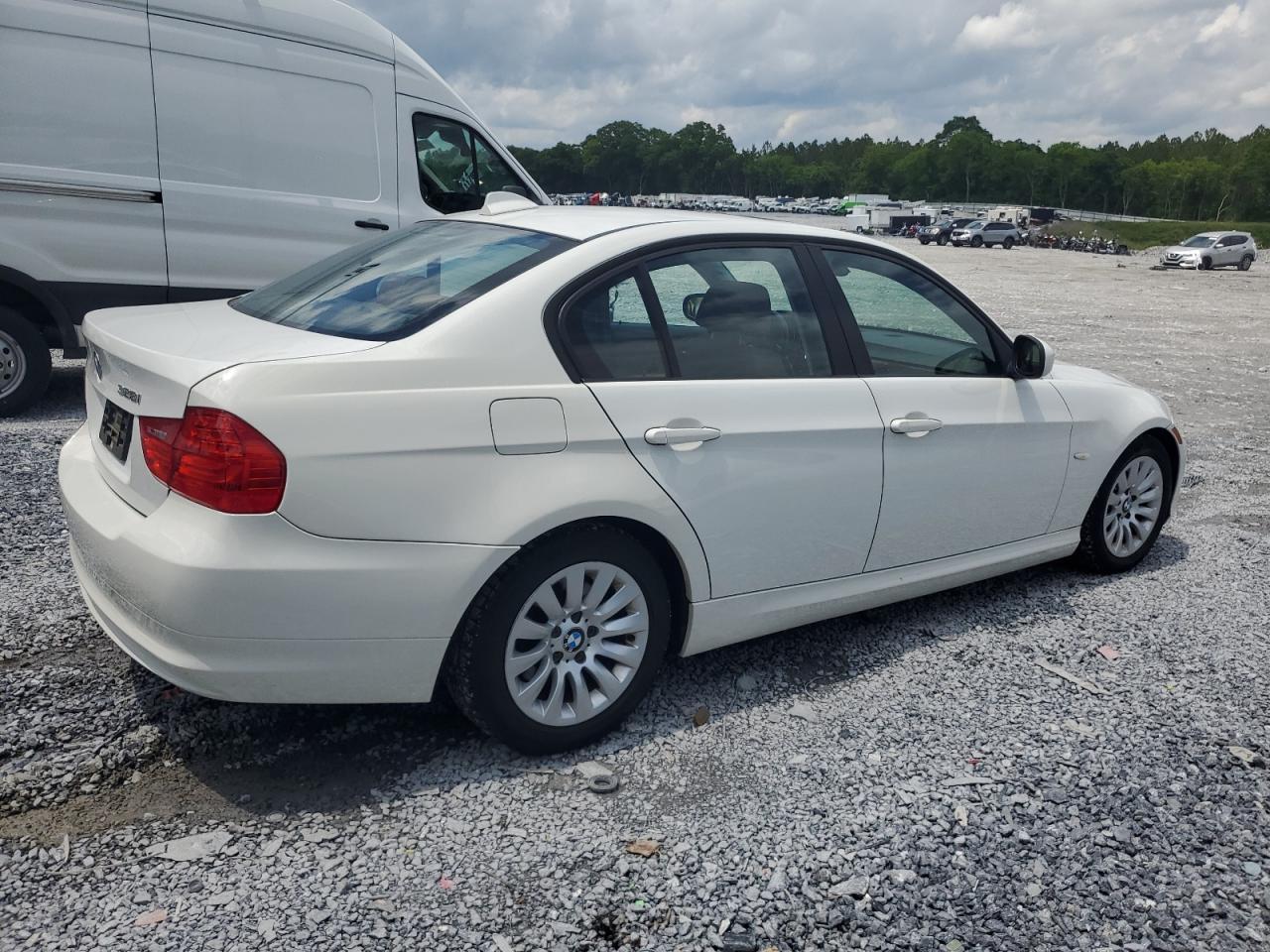 2009 BMW 328 I - Image 3