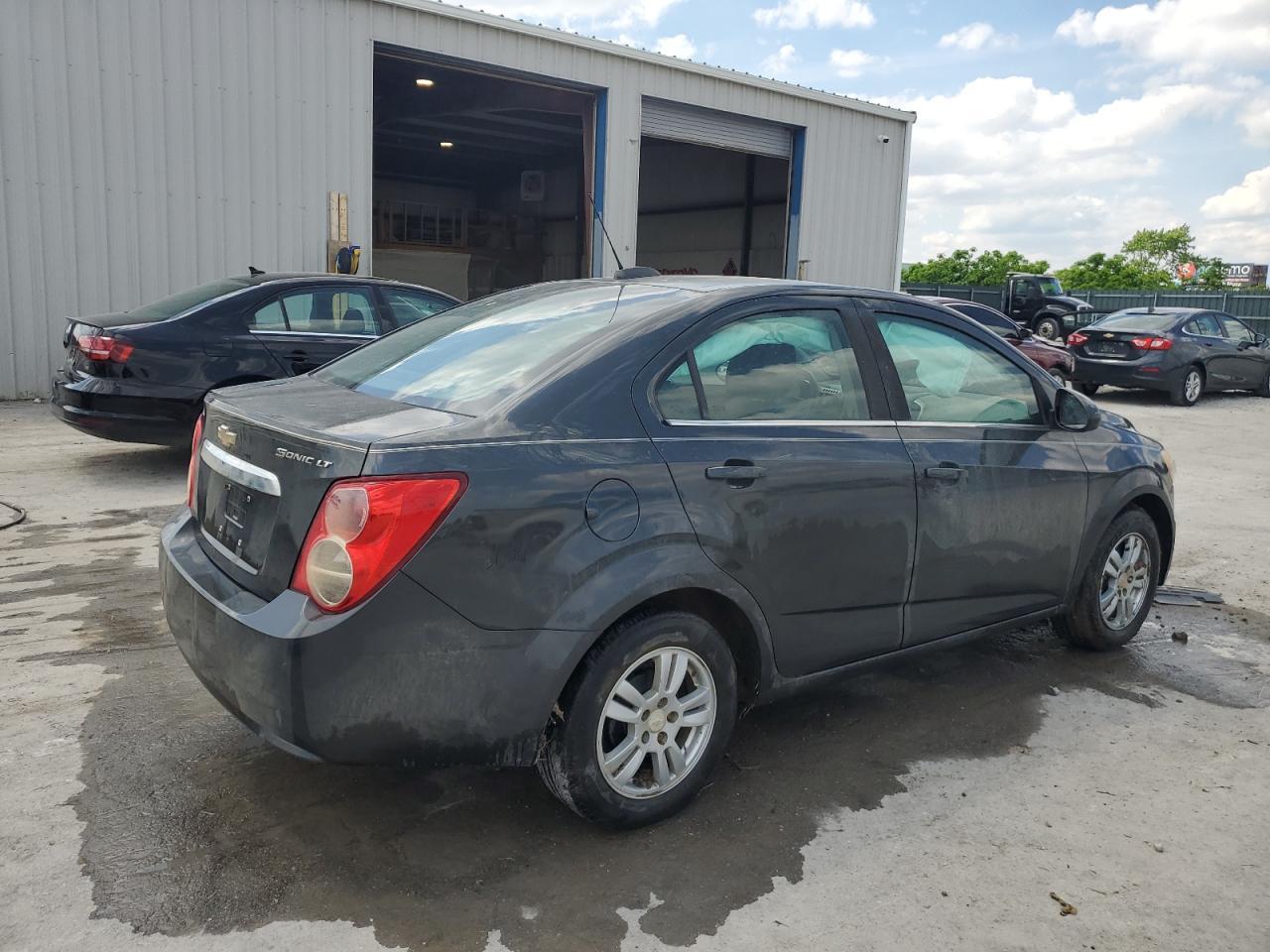 2015 Chevrolet Sonic Lt - Image 3