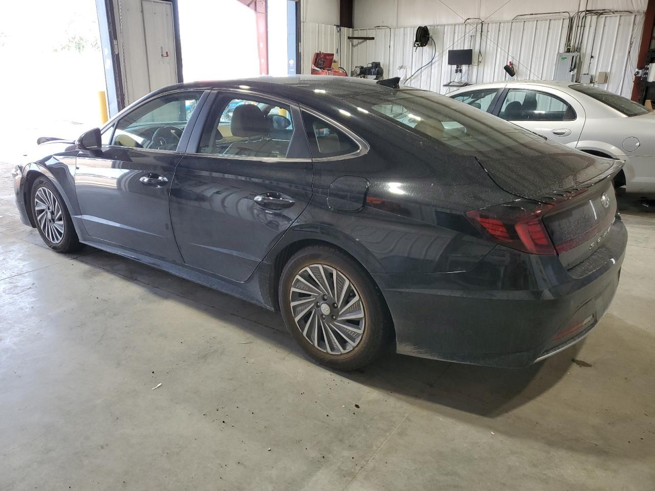 2020 Hyundai Sonata Hybrid - Image 2