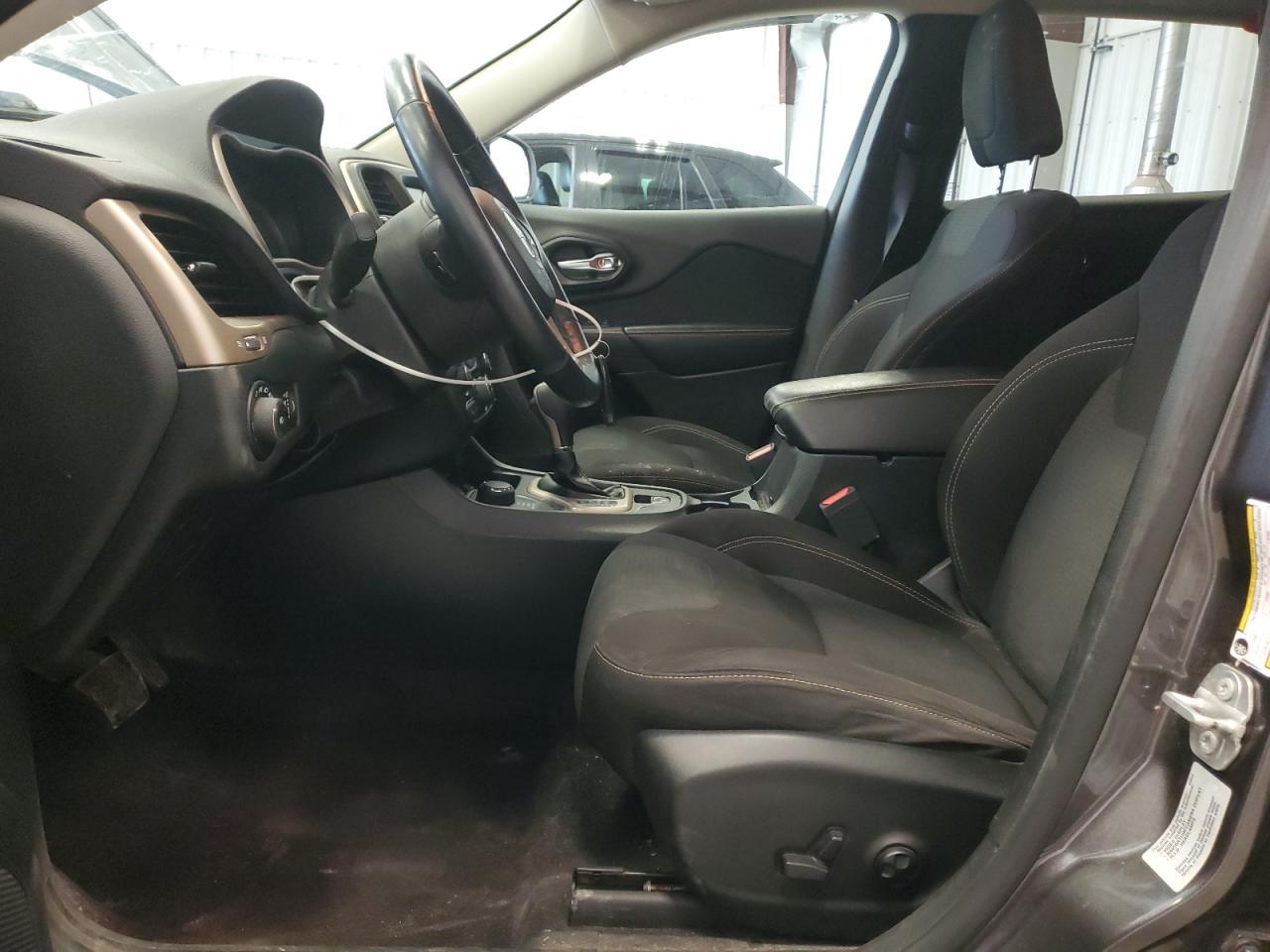 2016 Jeep Cherokee Latitude - Image 7