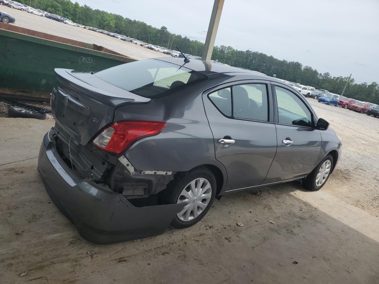 2017 Nissan Versa - Фото 3