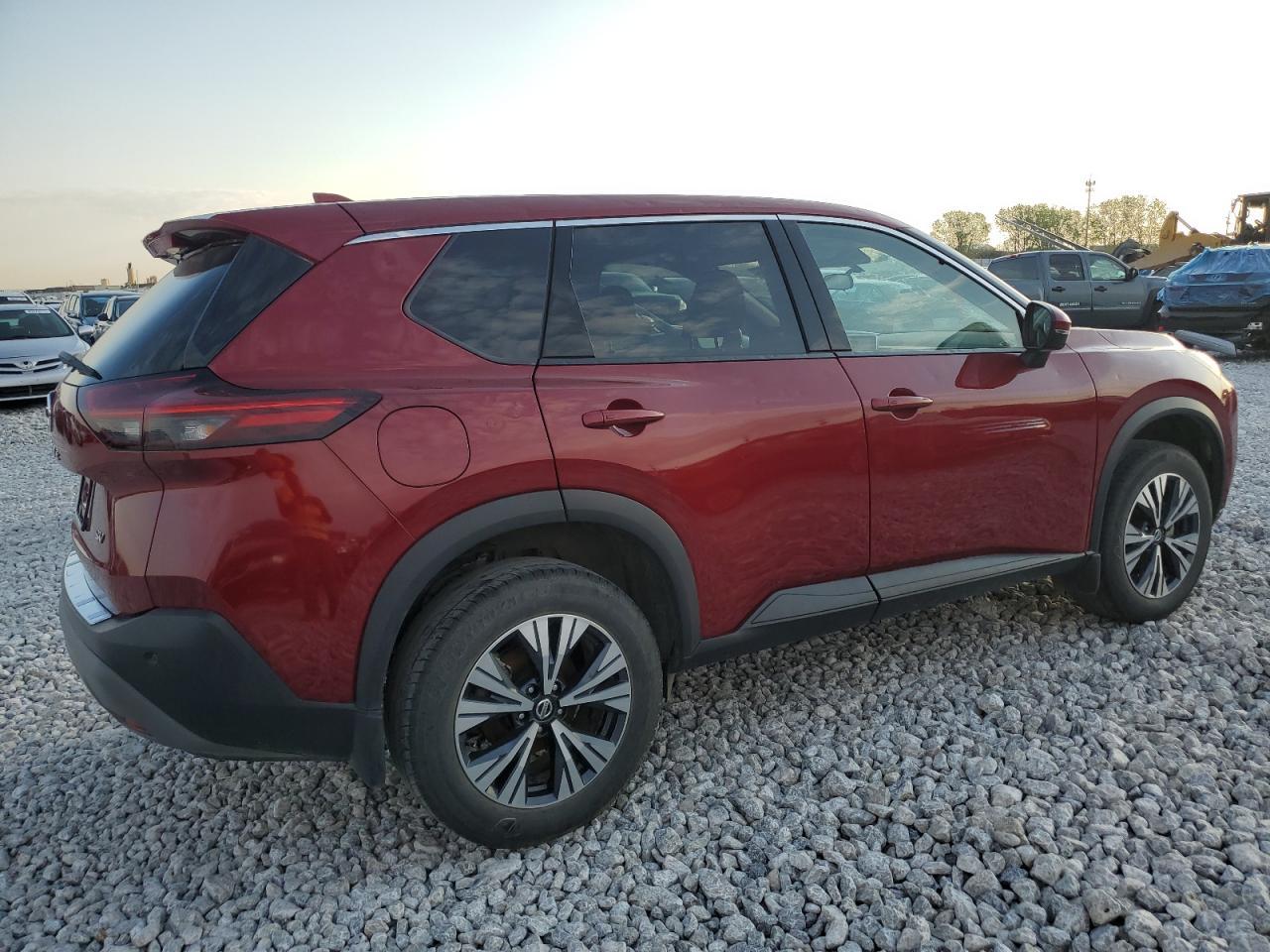 2021 Nissan Rogue Sv - Image 3