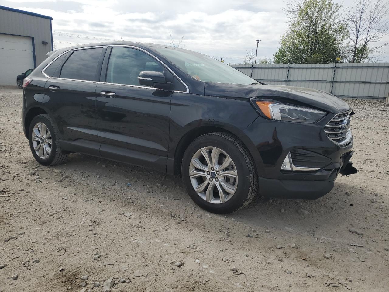 2022 Ford Edge Titanium - Фото 4