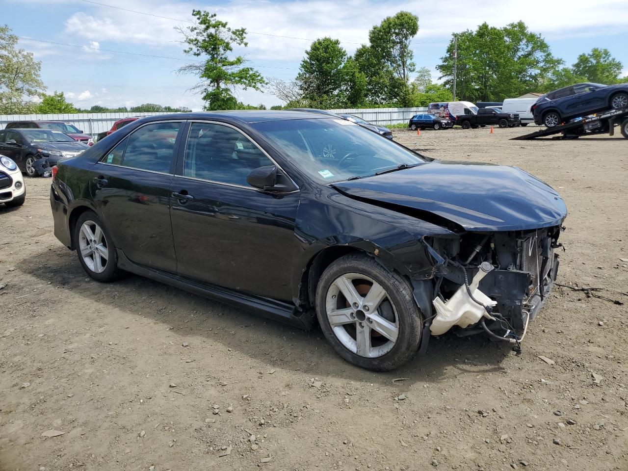 2014 Toyota Camry L - Image 4