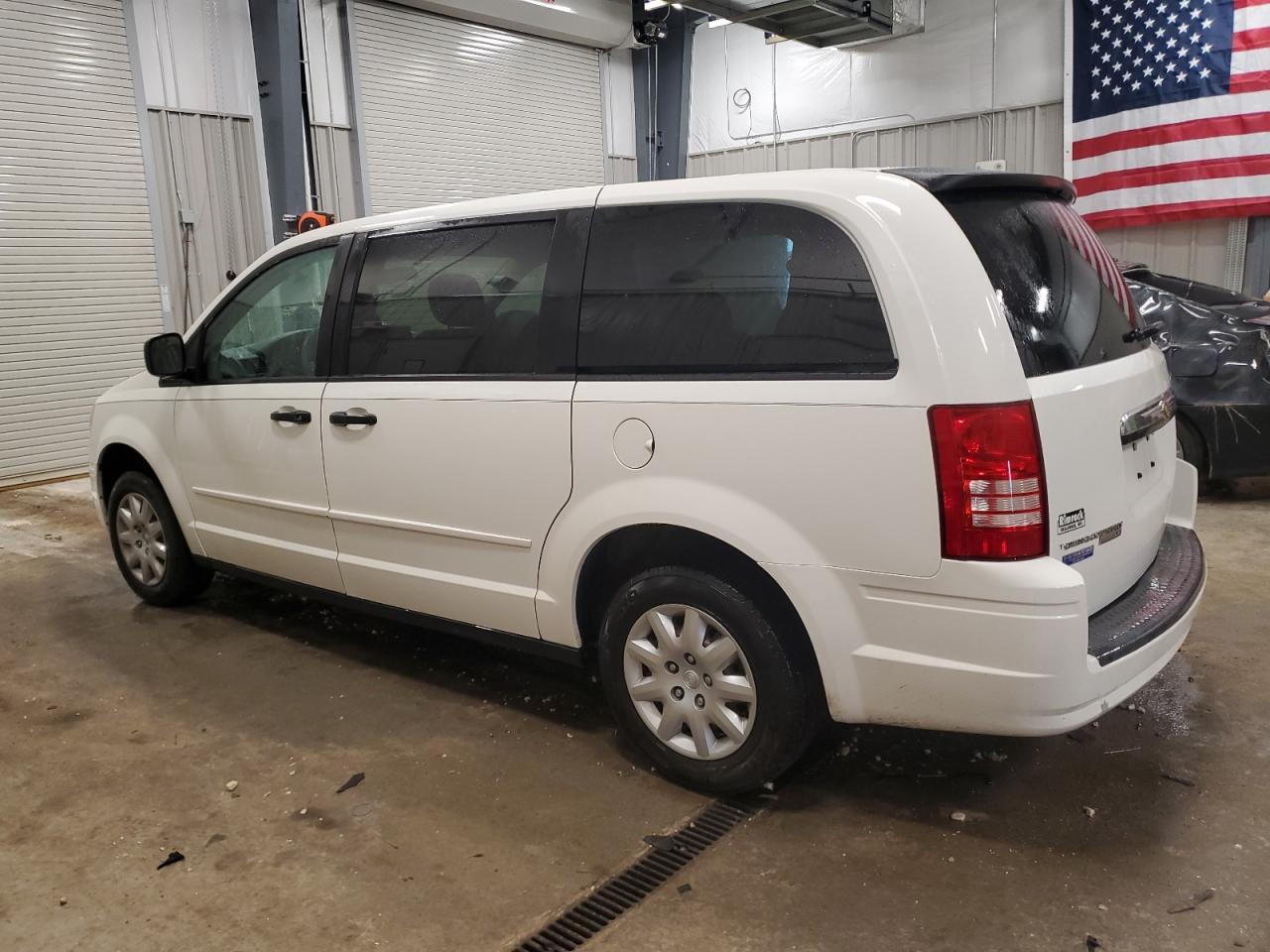 2008 Chrysler Town & Country Lx - Image 2