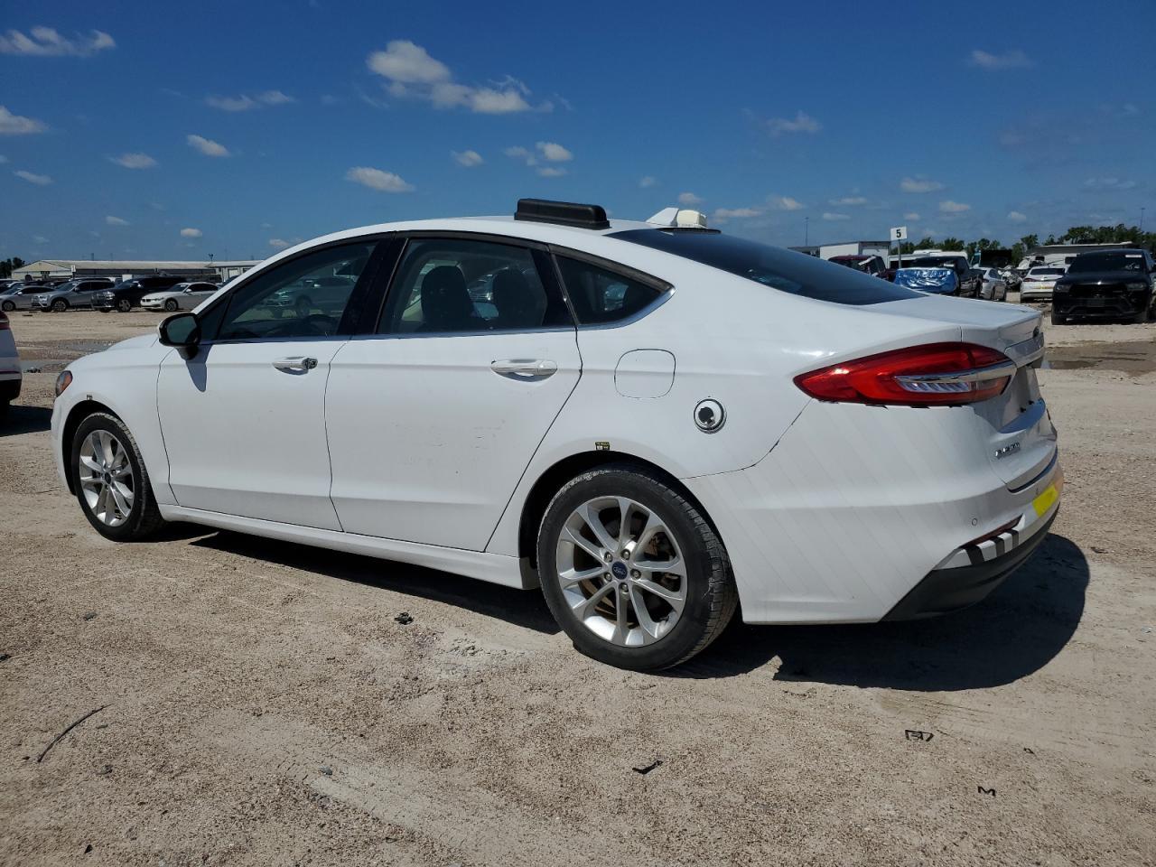 2020 Ford Fusion Se - Фото 2
