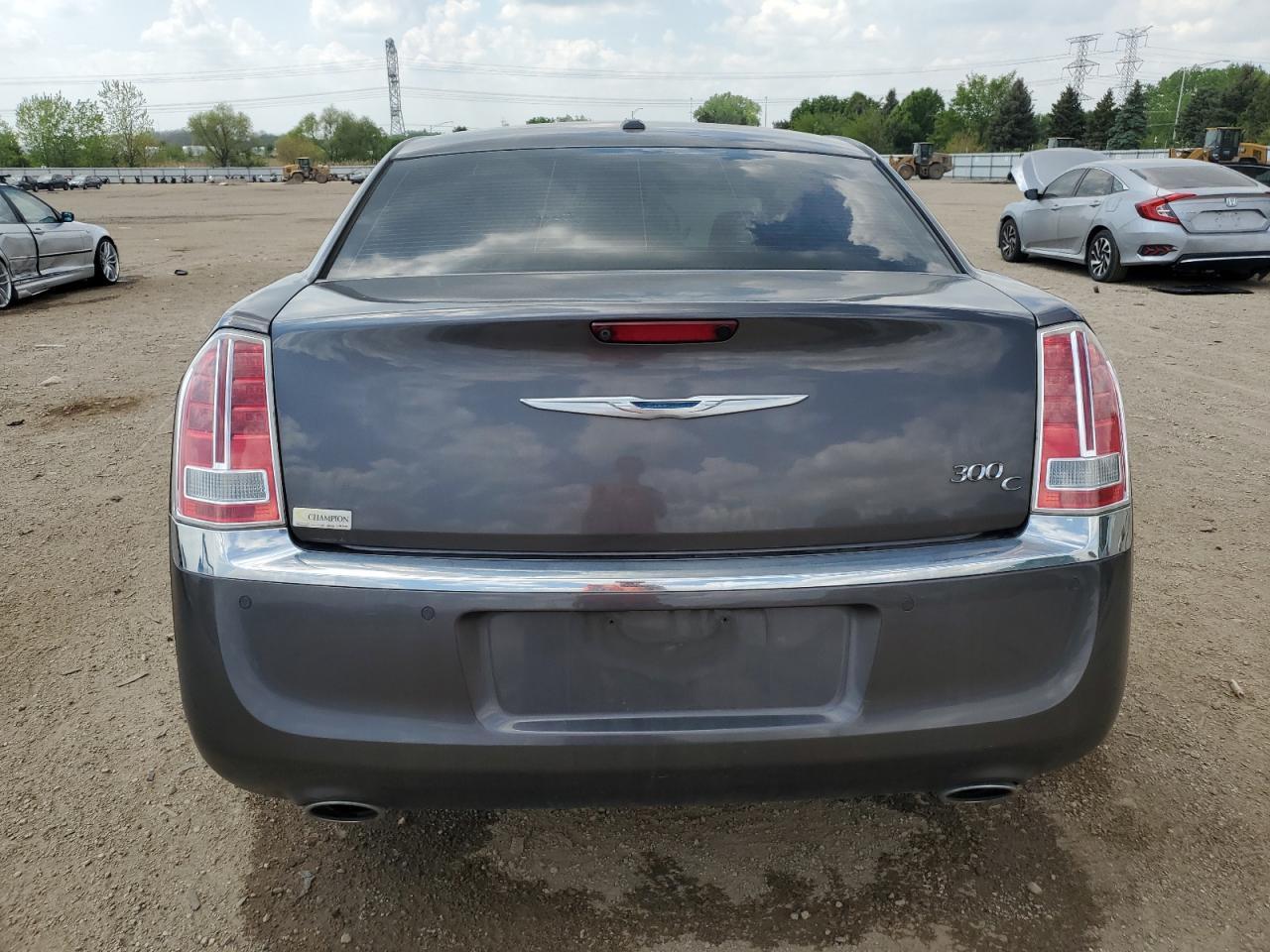 2014 Chrysler 300C - Image 6