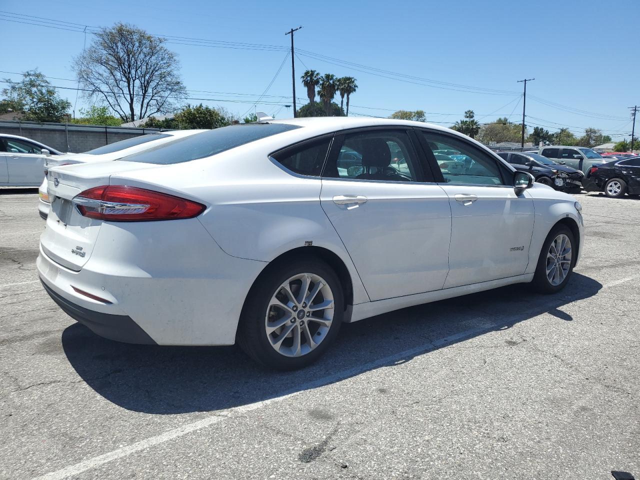 2019 Ford Fusion Se - Фото 3