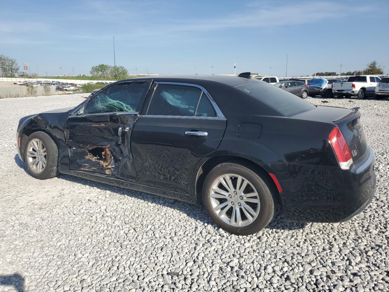 2016 Chrysler 300C - Фото 2