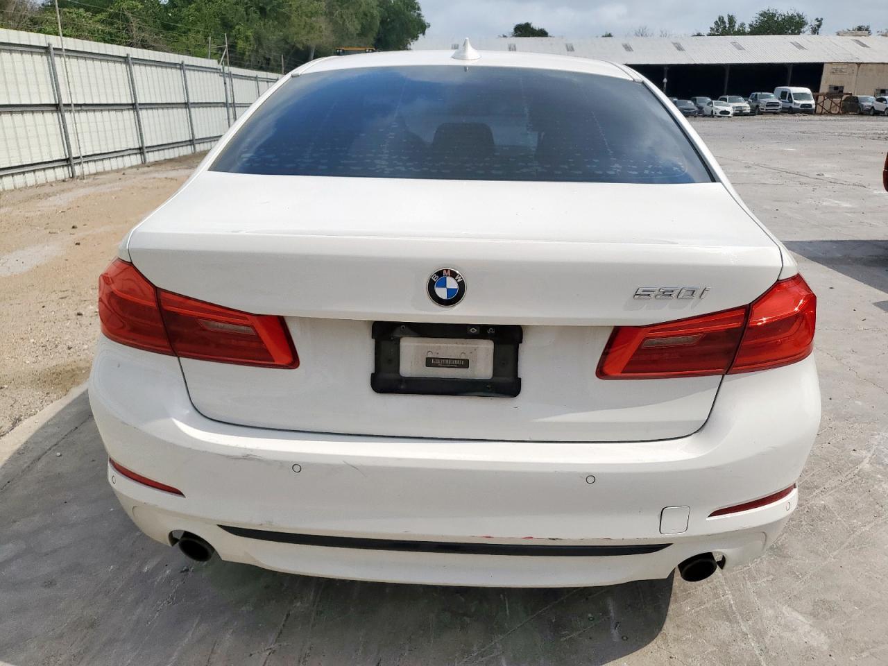 2017 BMW 530 I - Фото 6