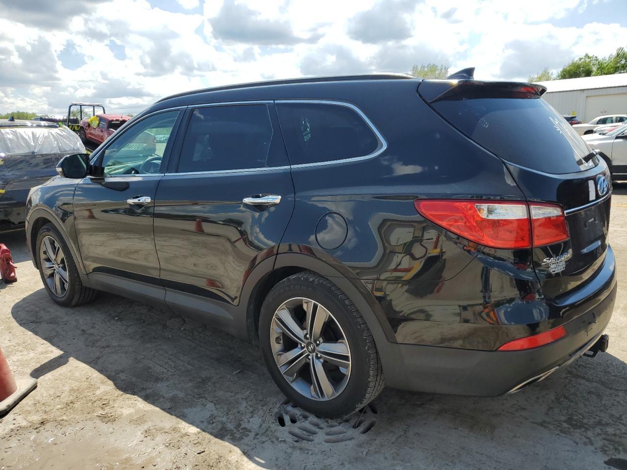 2014 Hyundai Santa Fe Gls - Image 2
