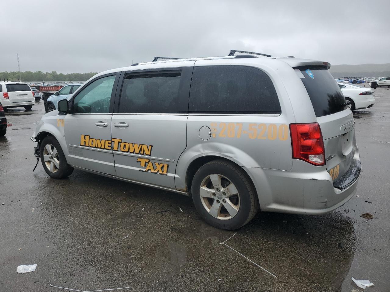 2011 Dodge Grand Caravan Crew - Image 2