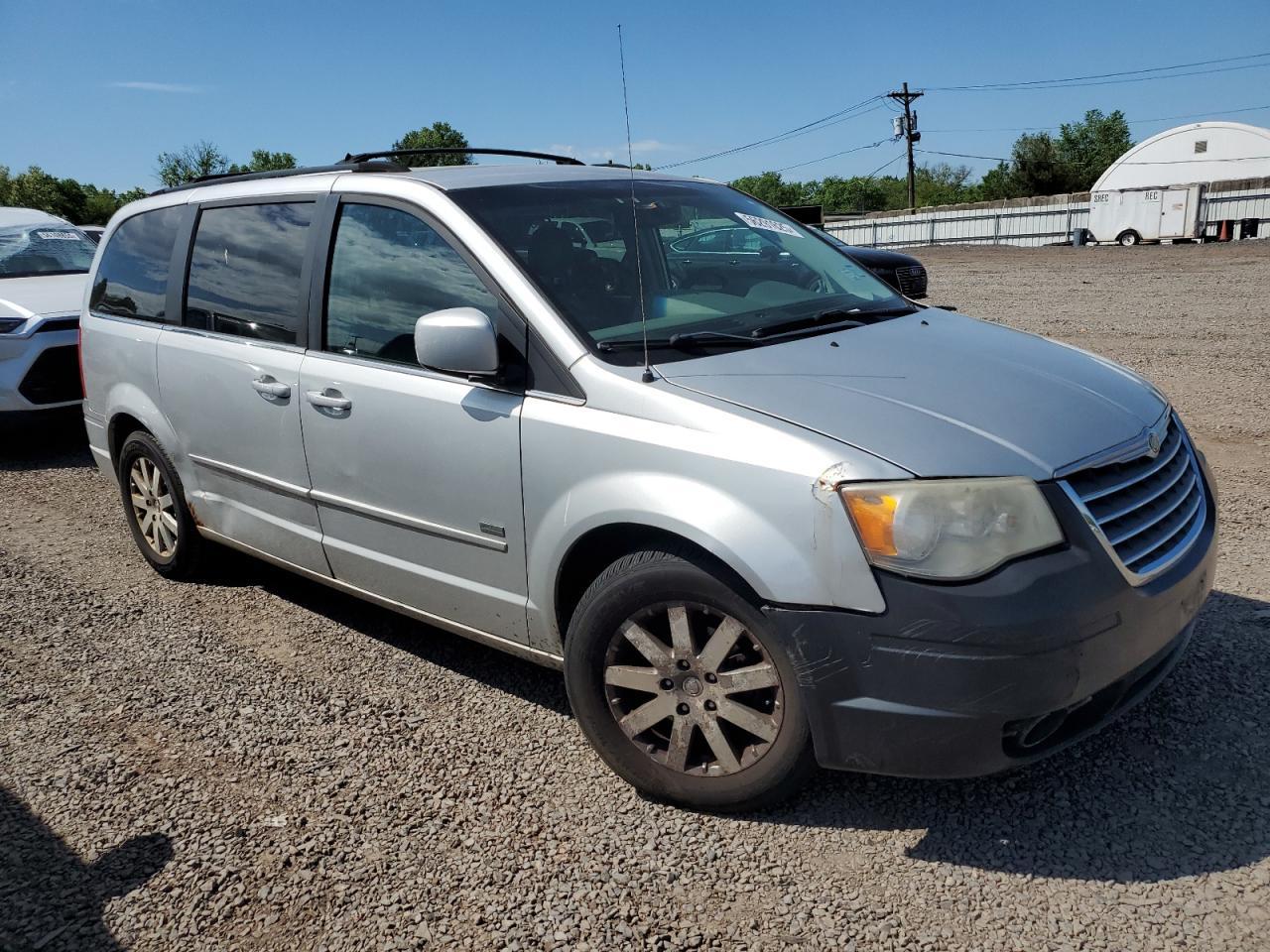2008 Chrysler Town & Country Touring - Image 4
