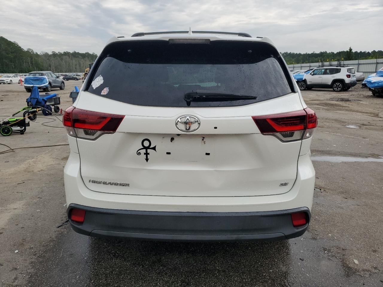 2019 Toyota Highlander Se - Фото 6