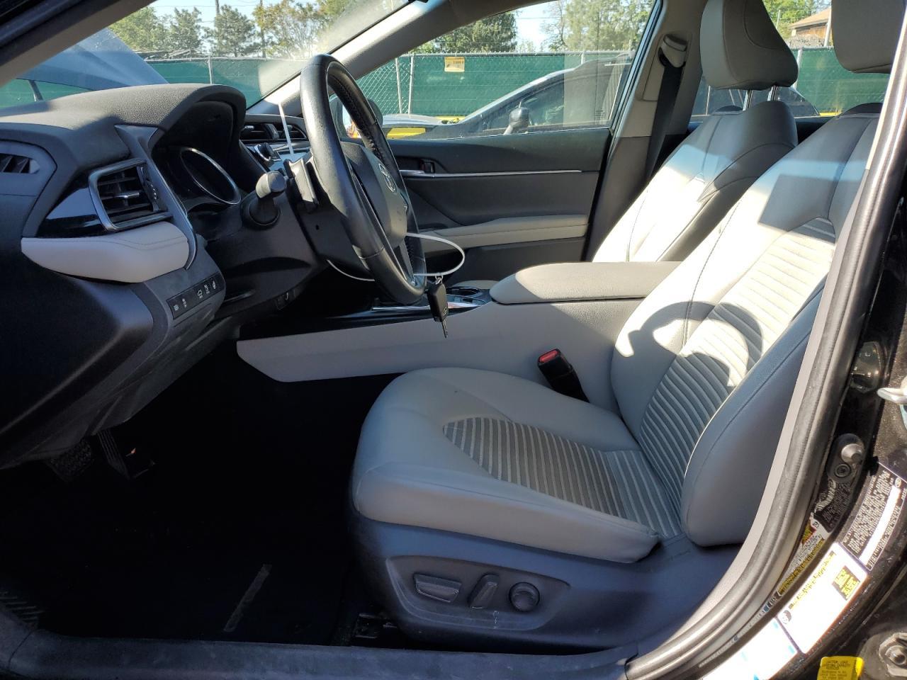 2020 Toyota Camry Se - Image 7