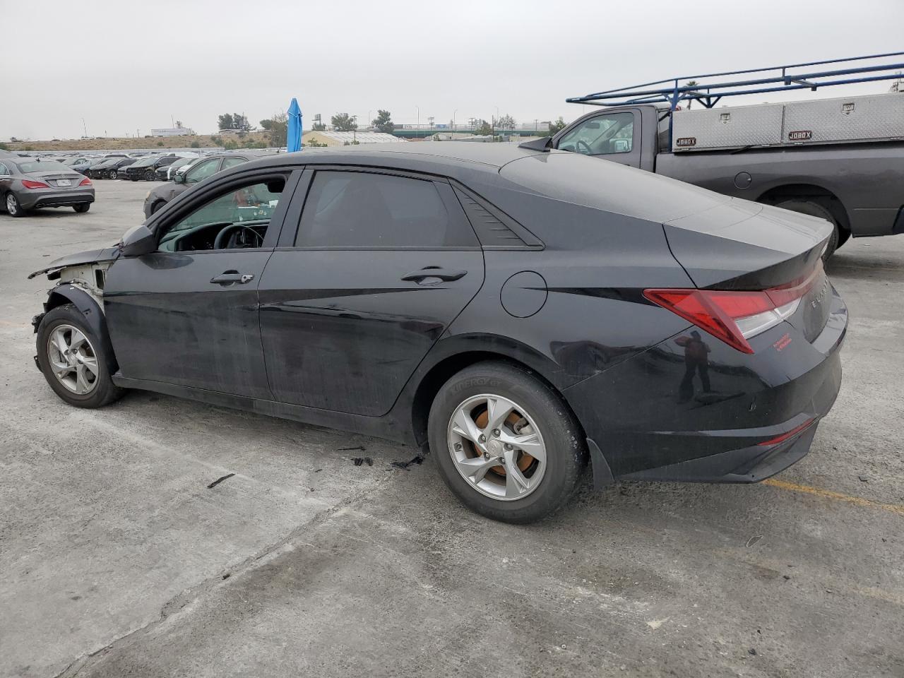 2023 Hyundai Elantra Se - Image 2