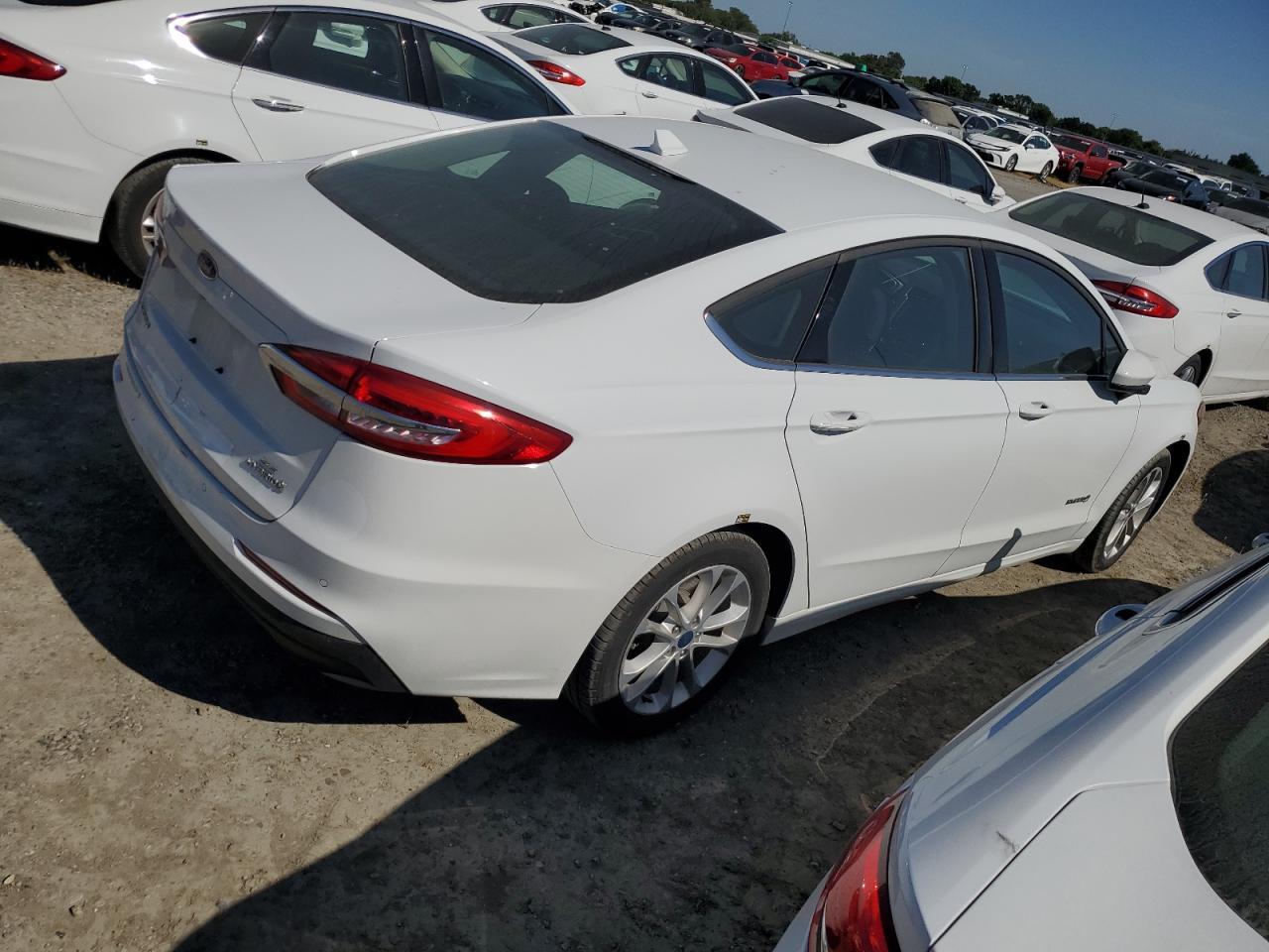 2019 Ford Fusion Se - Фото 3