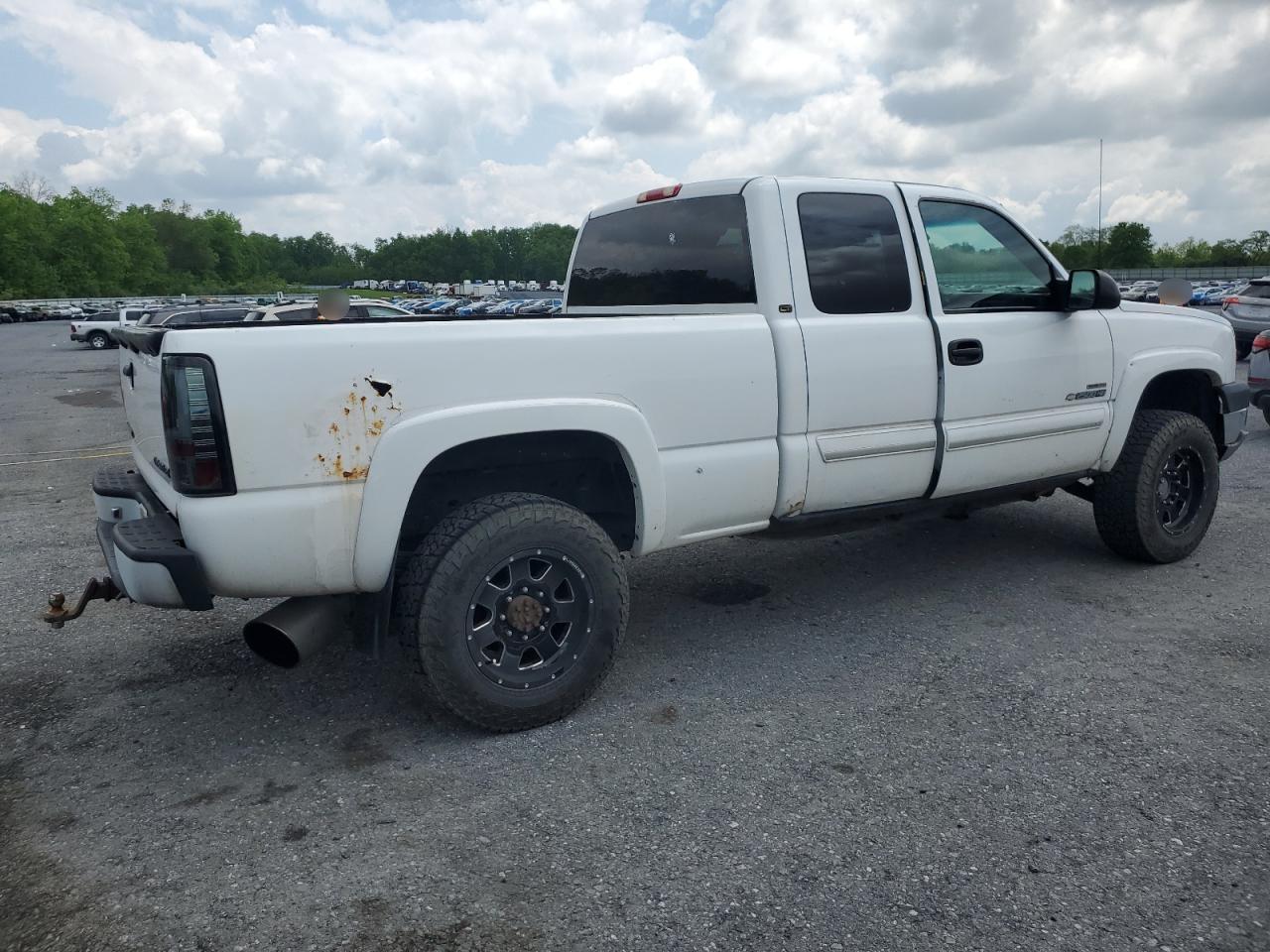 2003 Chevrolet Silverado K2500 Heavy Duty - Image 3