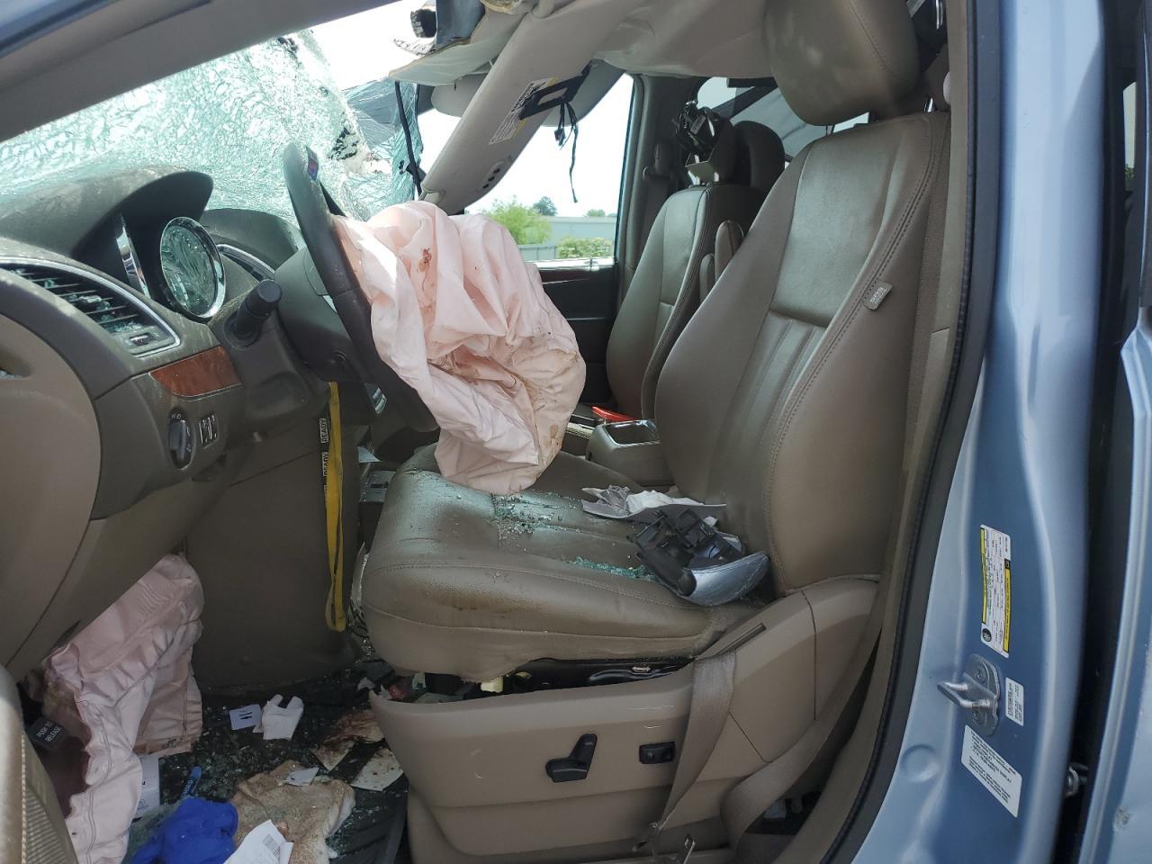 2013 Chrysler Town & Country Touring - Фото 7