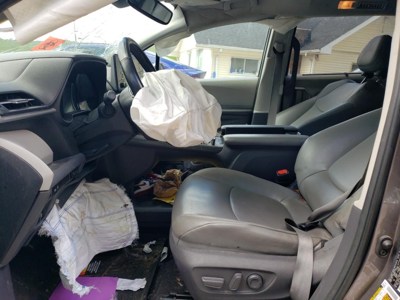 2021 Toyota Sienna Xle - Image 7