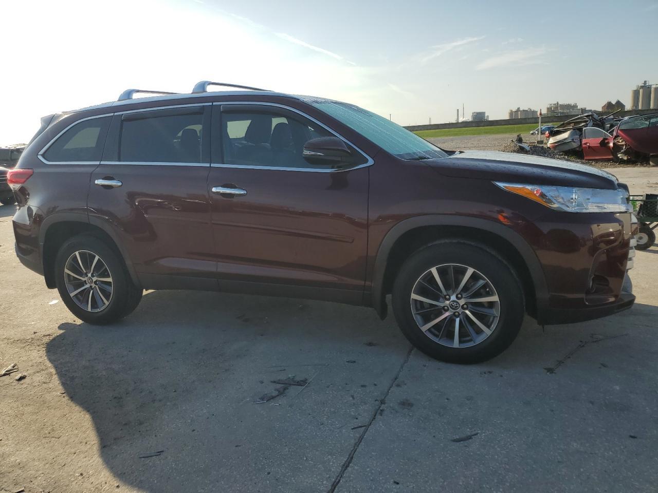 2019 Toyota Highlander Se - Image 4
