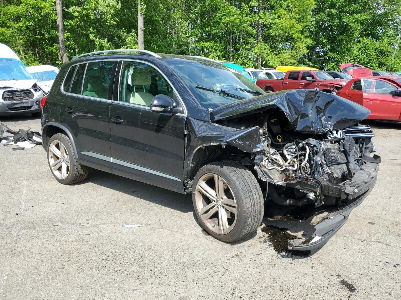2016 Volkswagen Tiguan S - Image 4