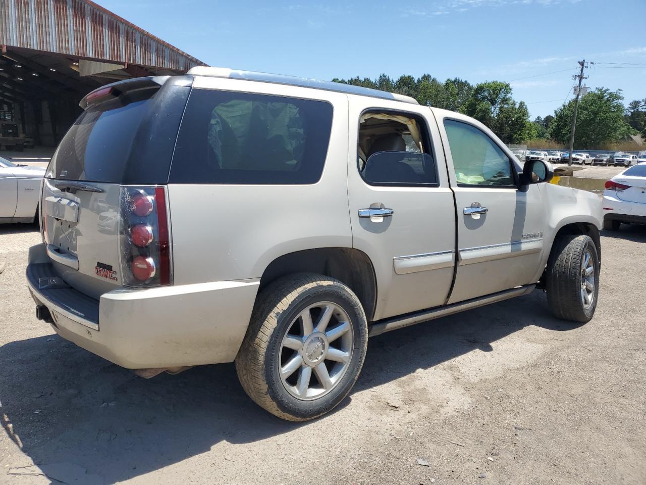 2007 GMC Yukon Denali - Image 3