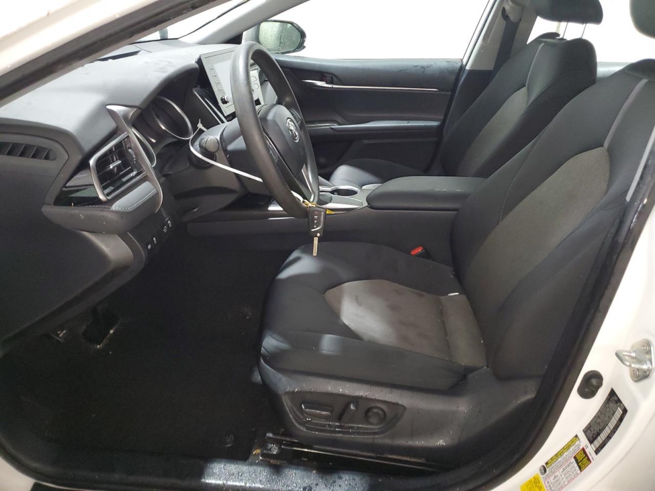 2021 Toyota Camry Le - Фото 7