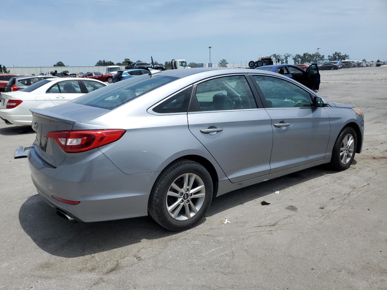 2017 Hyundai Sonata Se - Image 3