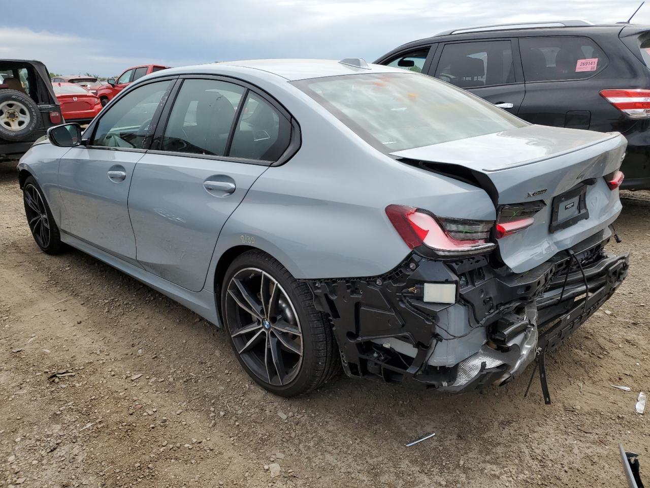 2023 BMW 330Xi - Фото 2