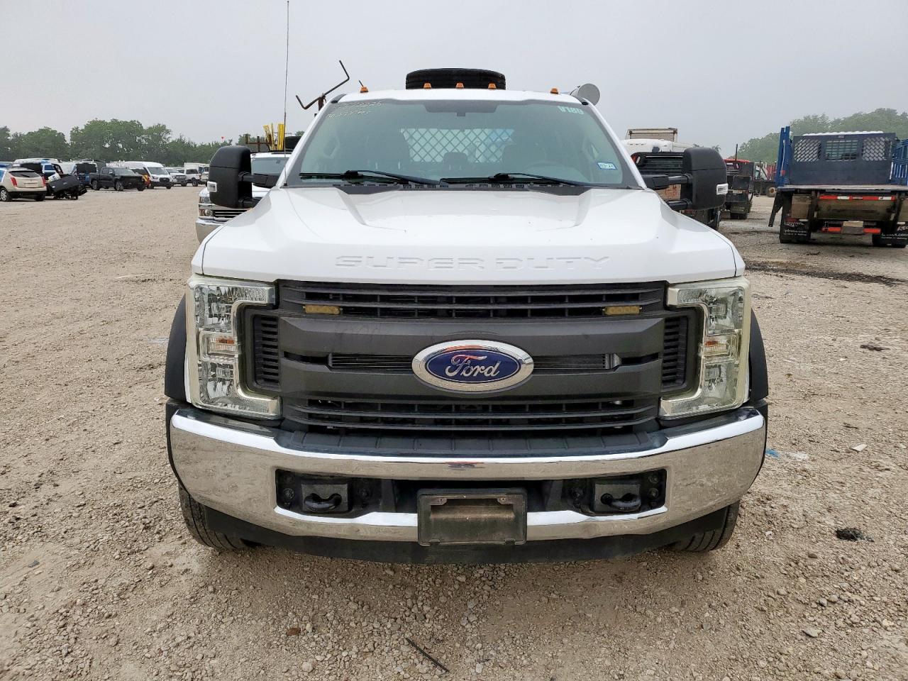2017 Ford F450 Super Duty - Image 5