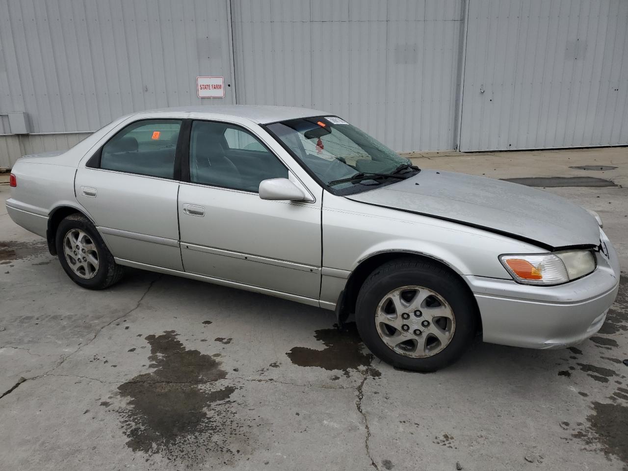 2000 Toyota Camry Le - Фото 4