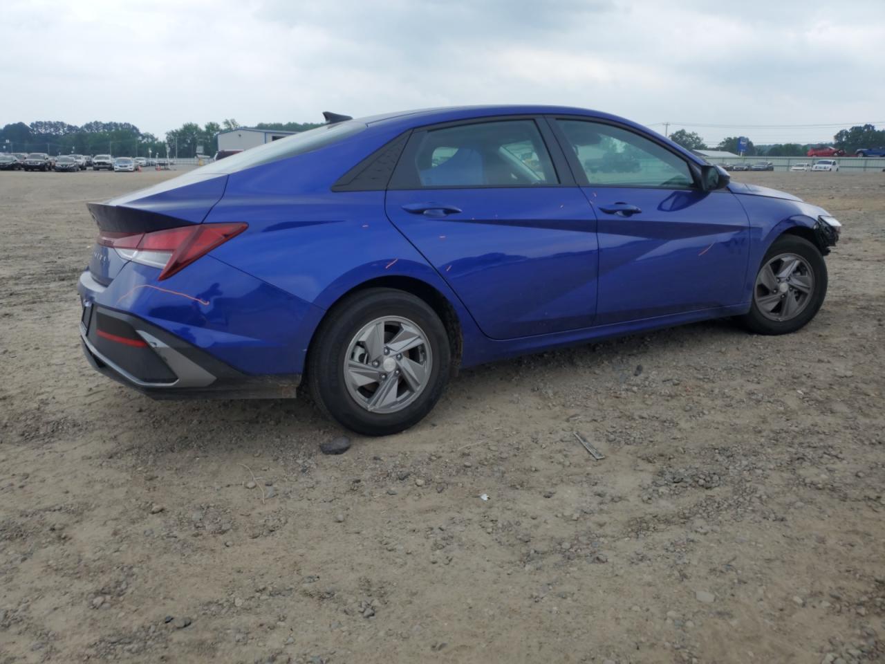 2025 Hyundai Elantra Se - Фото 3