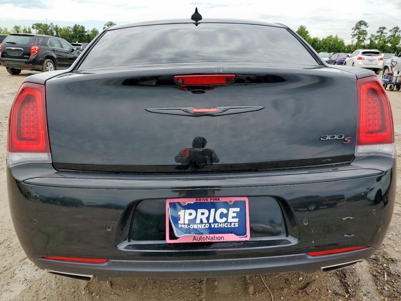 2022 Chrysler 300 S - Image 6