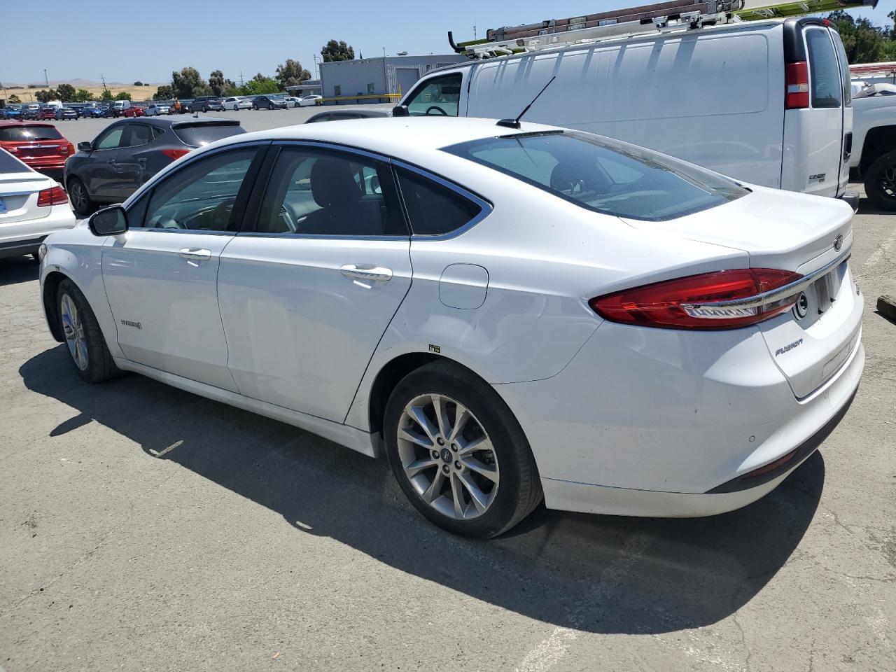 2017 Ford Fusion Se Hybrid - Фото 2